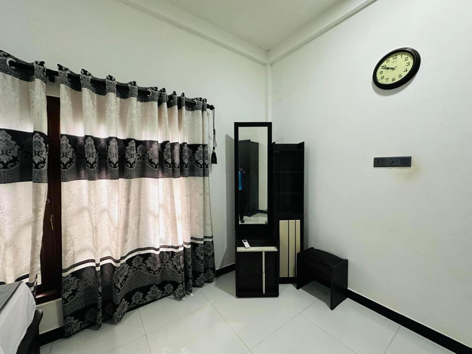 Lalitha Holiday Inn Jaffna Exterior foto